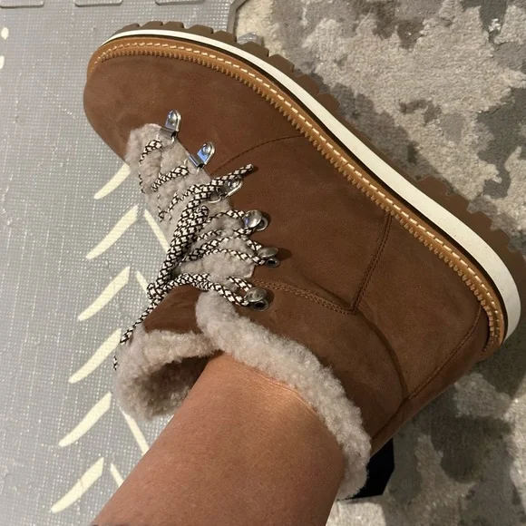 Aquatalia Hadlee Boot NWT Size 8 - Picture 6 of 11